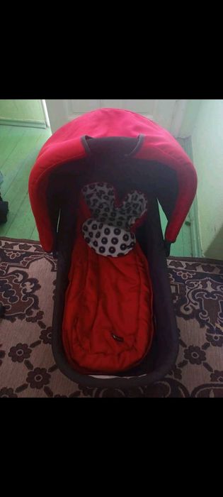 Количка три в едно