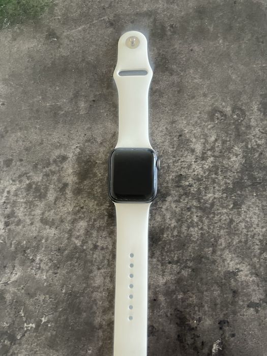 Iphone i watch sotiladi 4 40 mm