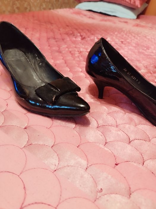 Отдам бесплатно туфли