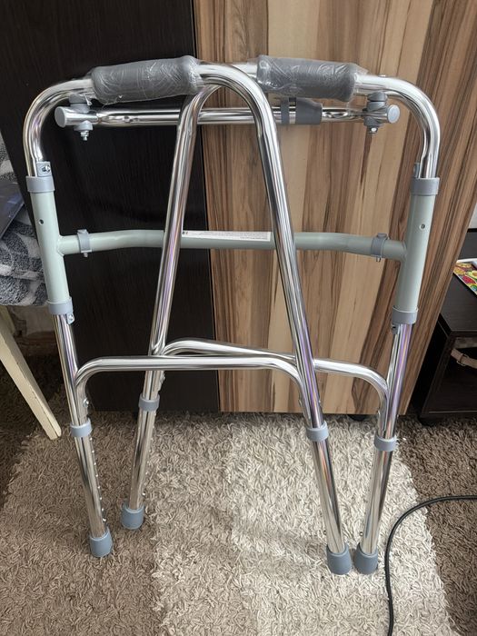 Ходунки для инвалидов