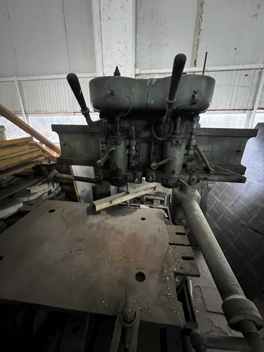 Двуглава индустриална пробивна машина за металообработка