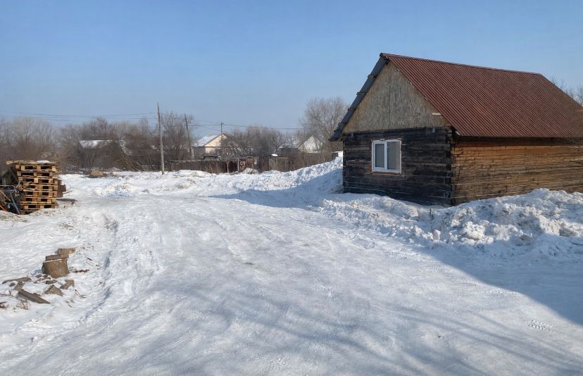 Продам участок с времянкой