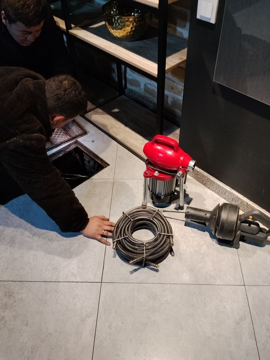 Засор канализации? Сантехник - прочистка унитаза и раковины