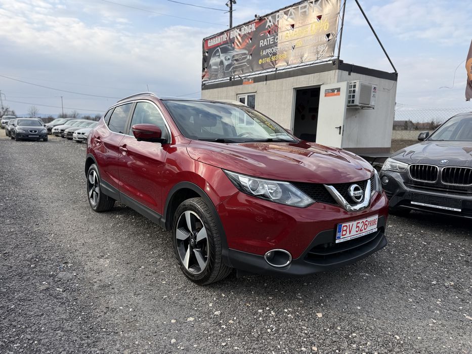 Nissan Qashqai  Tekna / xtronic / line assist / panoramic / automat