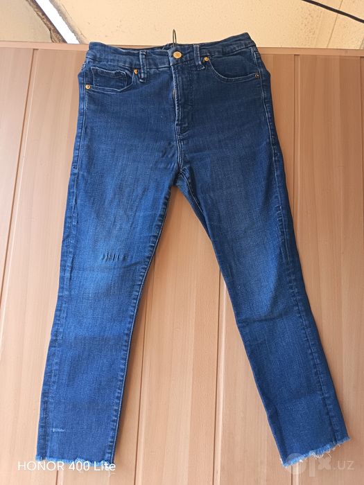 Продам женские джинсы