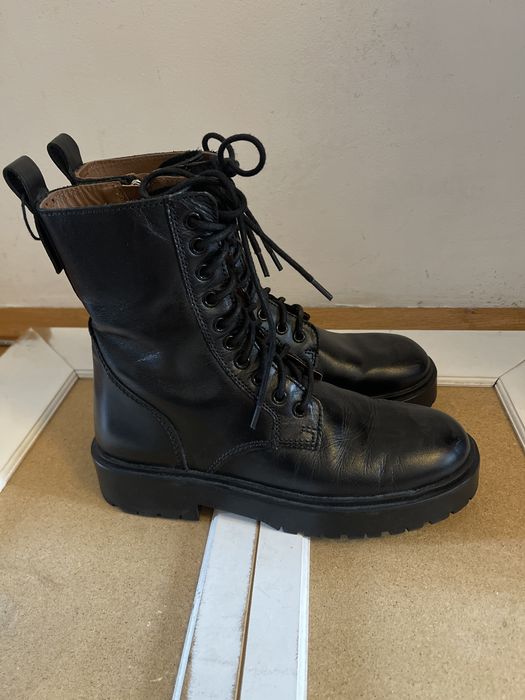 Истинска кожа кубинки ZARA