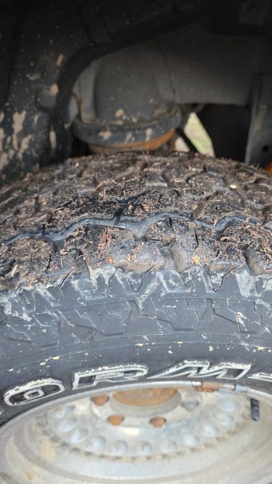 Шиналар сатылады.