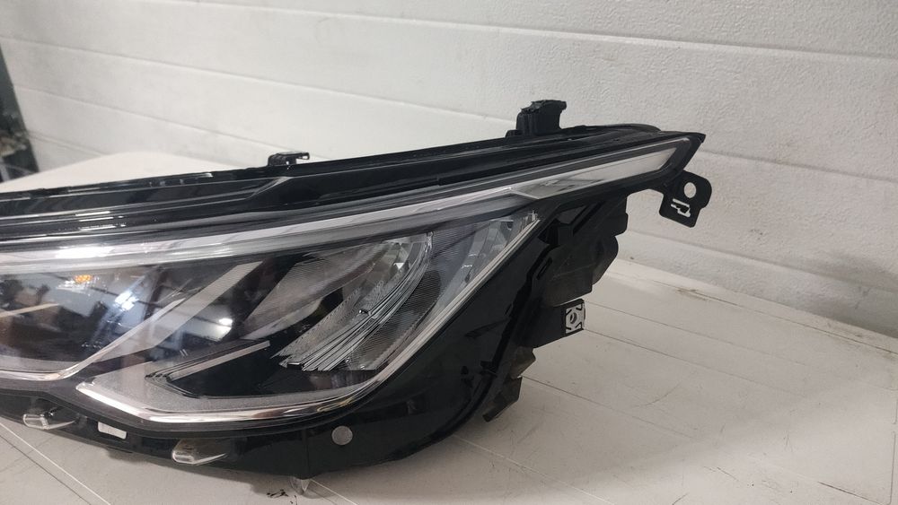 Far stanga full led VW Golf 8 VIII Cod 8H1941005 sau 90150890