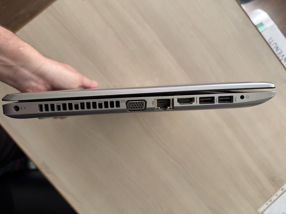 Laptop HP  250 G6 Notebook PC, procesor I5-7200, 2.50 GHz, RAM 8 GB