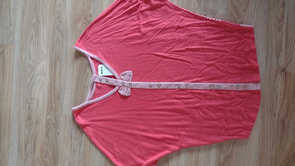 Дамски блузи с къс ръкав