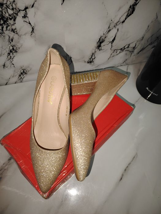 Туфли женские на выход.