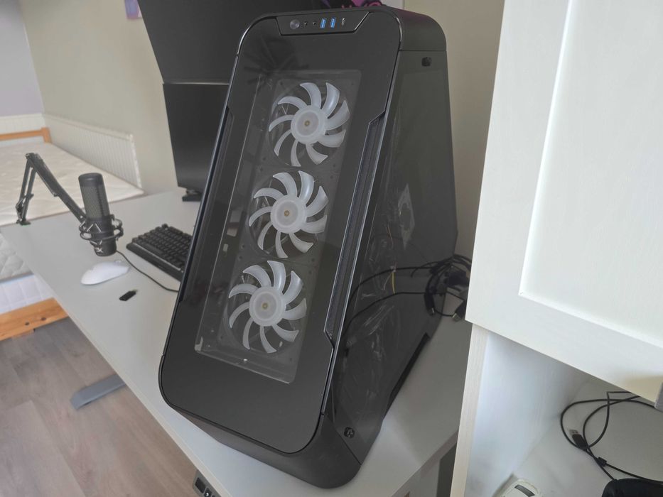 Уникален геймърски компютър RTX 4090 / Ryzen 7 5800X / 32GB RAM / Jonsbo TR03-G