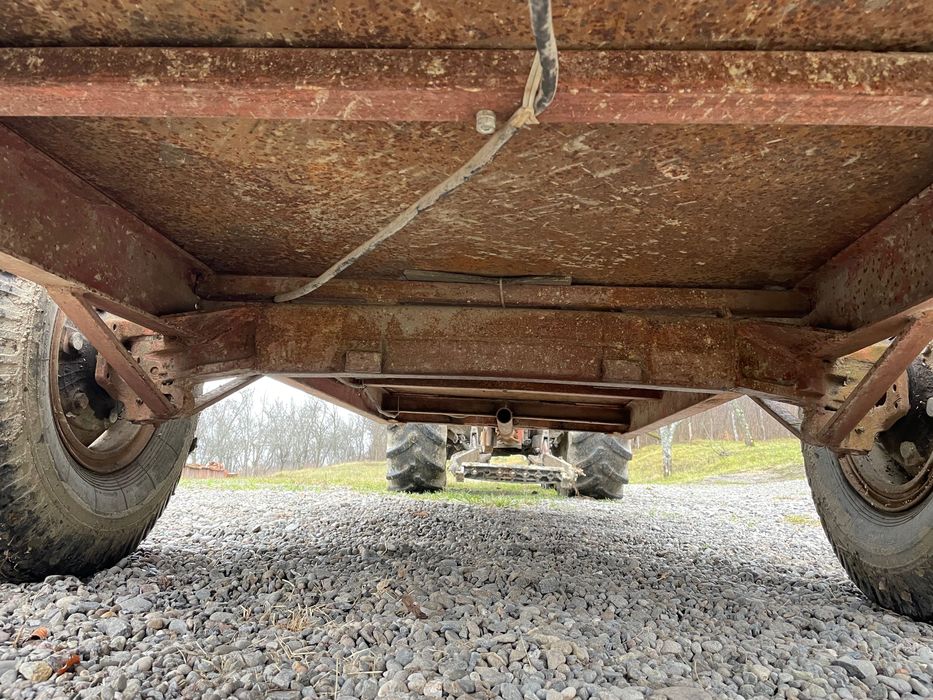 Remorcă dupa tractor