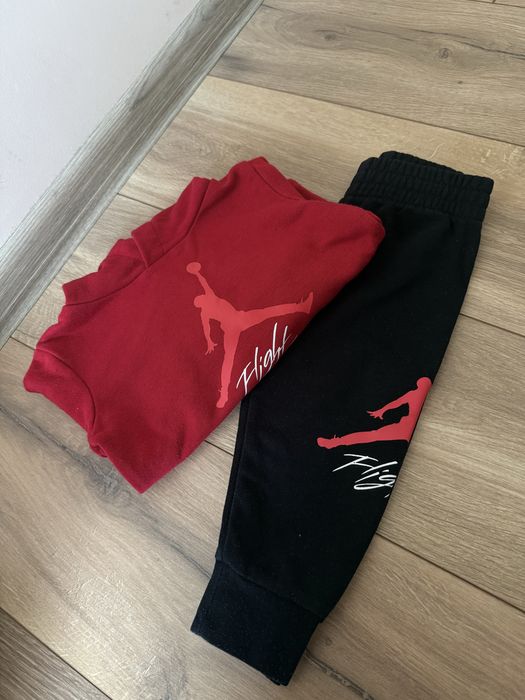 Бебешки спортен екип Jordan