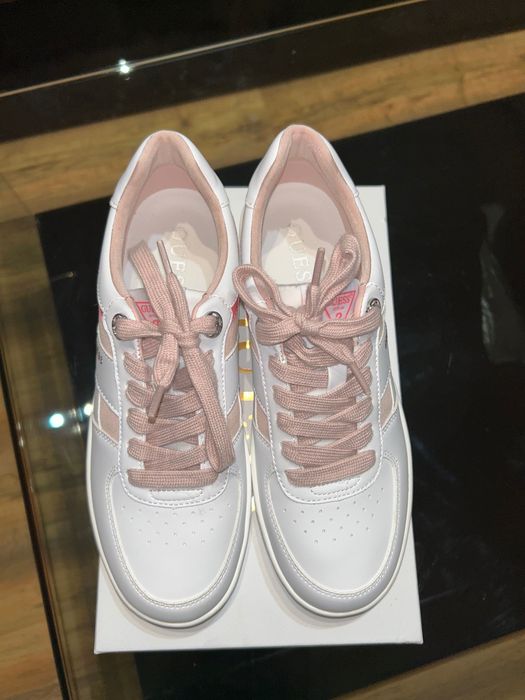 Розови дамски обувки GUESS