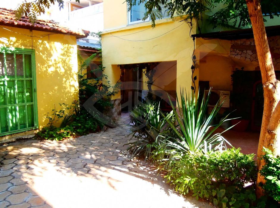 Продава се Двустаен апартамент в Бургас, Център - 66 кв.м за 2561 €/кв.м - Снимка #5