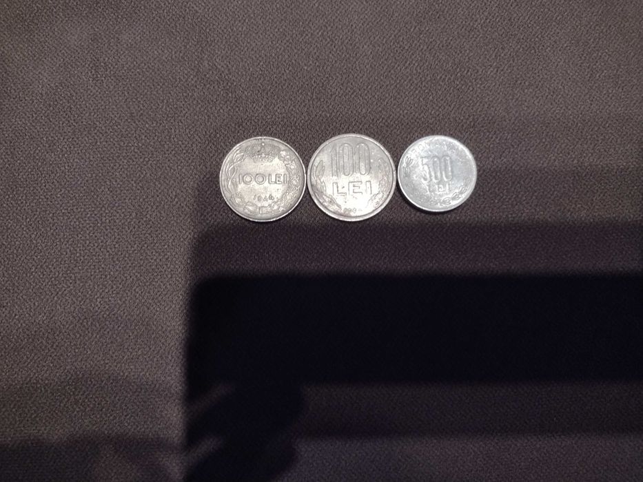 Vand monede vechi de 100 si 500