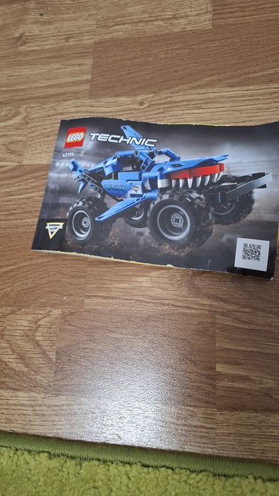 Vând Lego Technic Monster Jam Megalodon