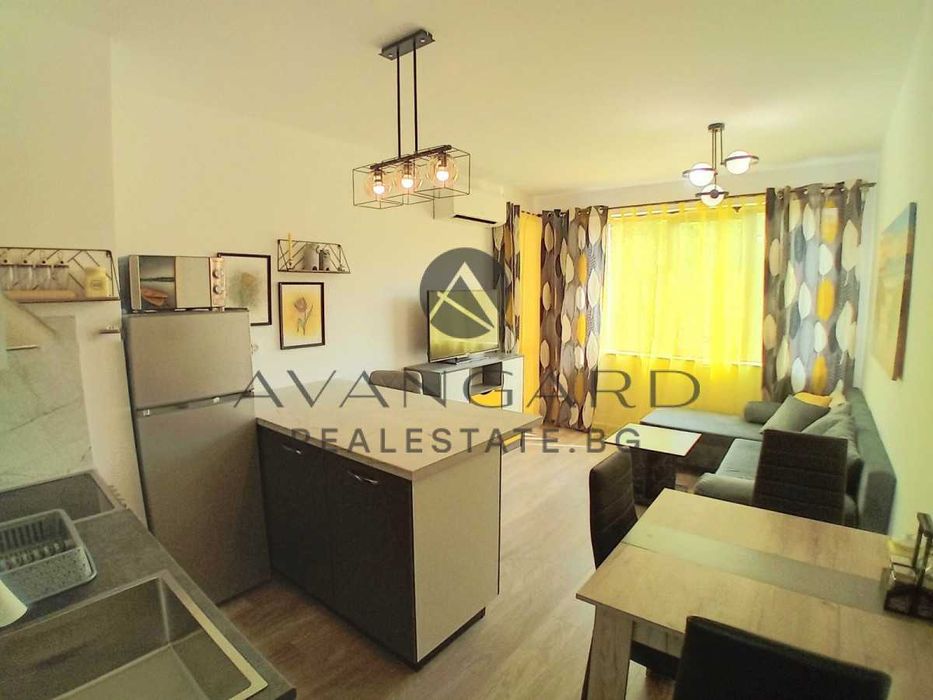 Продава се Тристаен апартамент в Пловдив, Кючук Париж - 68 кв.м за 2545 €/кв.м - Снимка #2