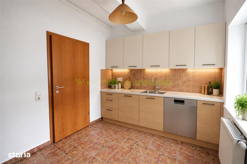 De vanzare - apartament 2 camere, Avantgarden 1