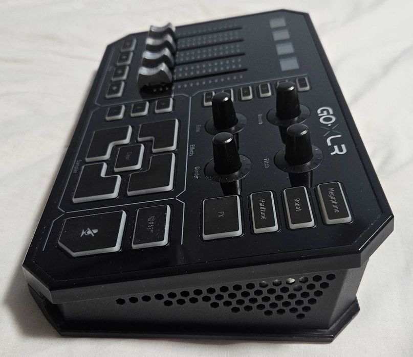 TC Helicon GO XLR Подкаст миксер