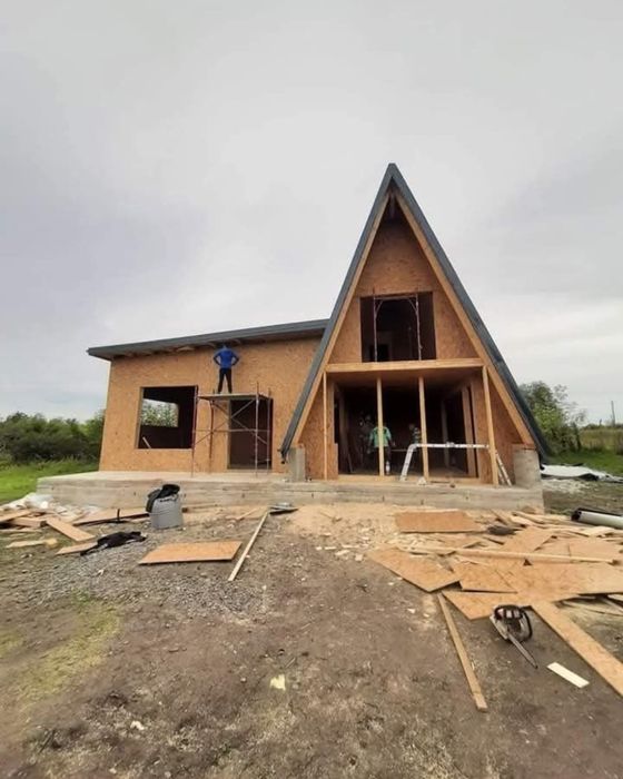 Vând case de locuit