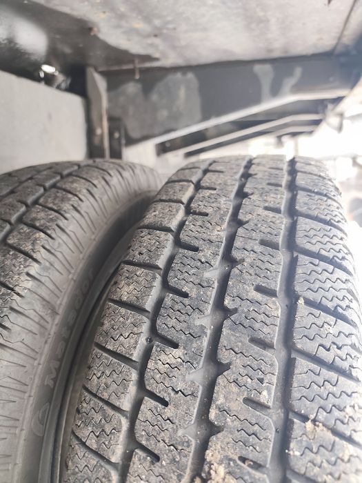 Vând Iveco deily carosat 2005