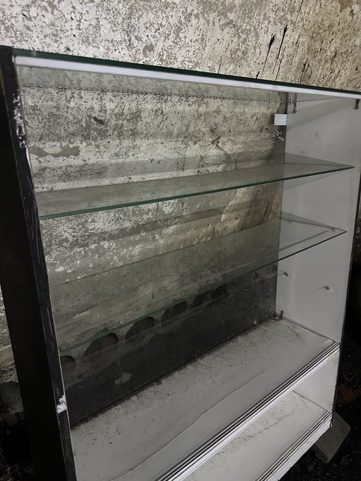 Продам витрину в хорошем состоянии