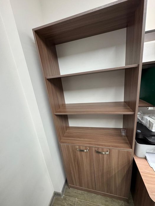 Рабочий офисный стол