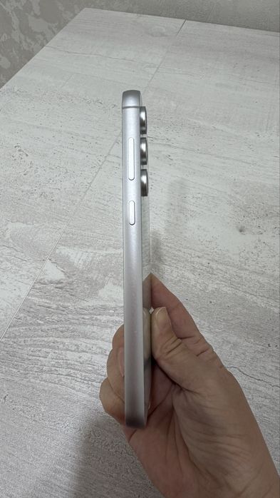 Продам Samsung S23 Fe