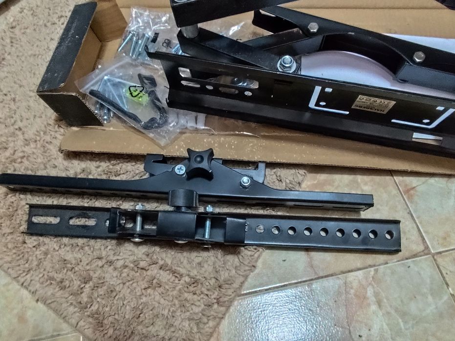 Въртяща стойка за телевизор