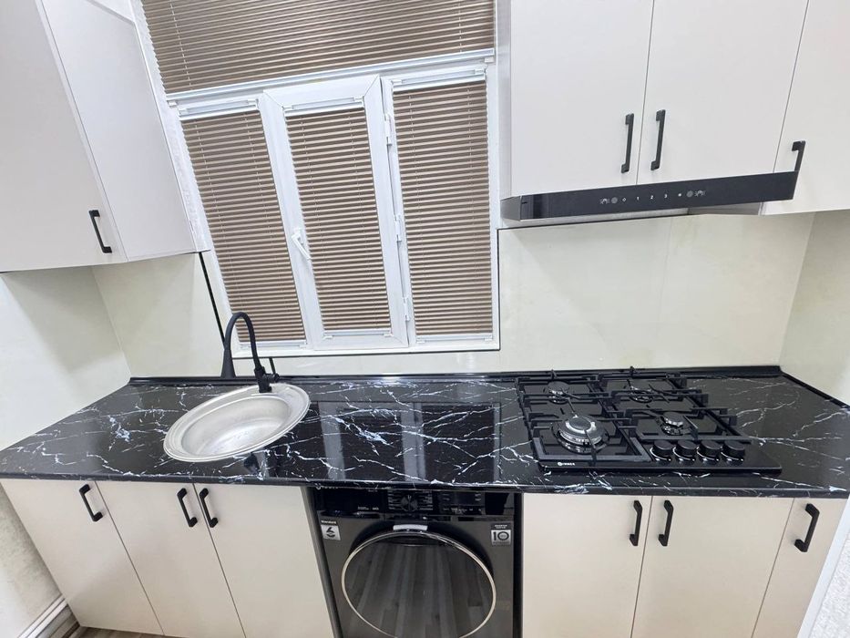 Продам чиланзар 4.  Одна переделанная на двух