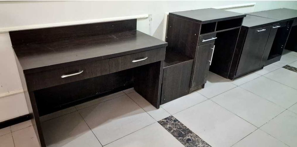 Продам разные столы, парты, шкафы