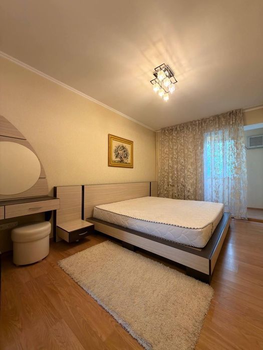 Продается 2 комнатная квартира ремонт ЦУМ, кафе Bon Мирабадский район