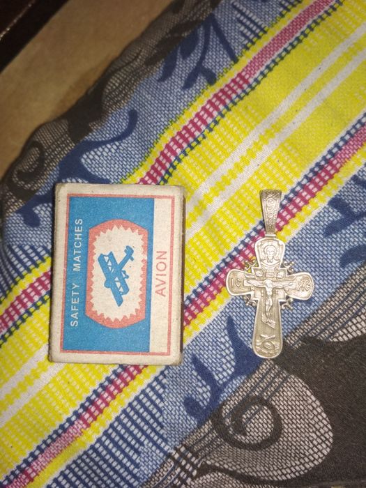 Продам серебряный крестик