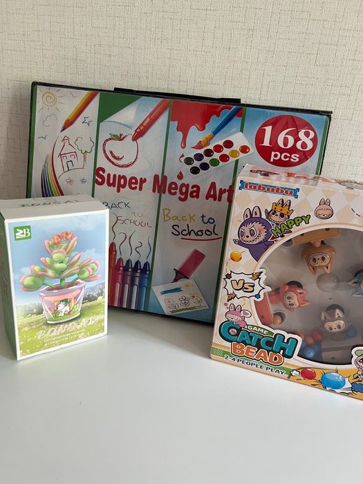 Лот играчки - Комплект за рисуване в куфар 168 части, игра Лабубу и 3D конструктор цвете