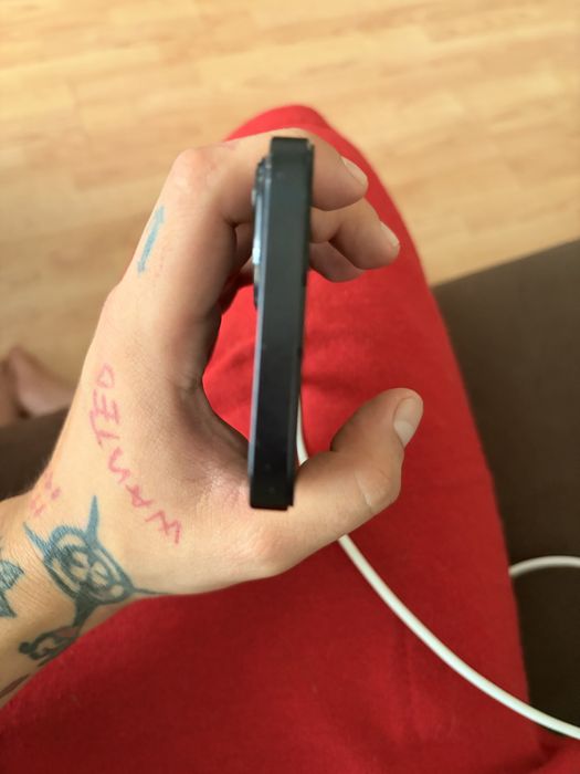 iphone 13 , 84 la baterie stare buna , display schimbat