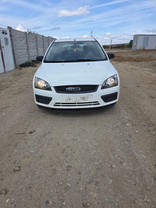Dezmembrez ford focus 2 1.6 tdci