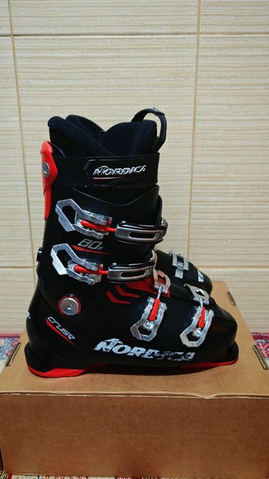 Clapari ski Nordica Nr 42-42,5 ,mondo 27,5