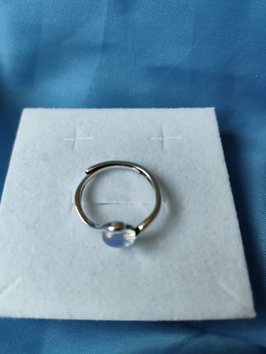 Сребърен регулируем пръстен с лунен камък