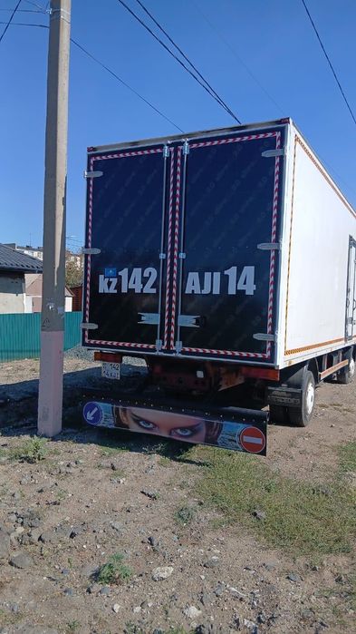Продам машину мерседес 5 тоник