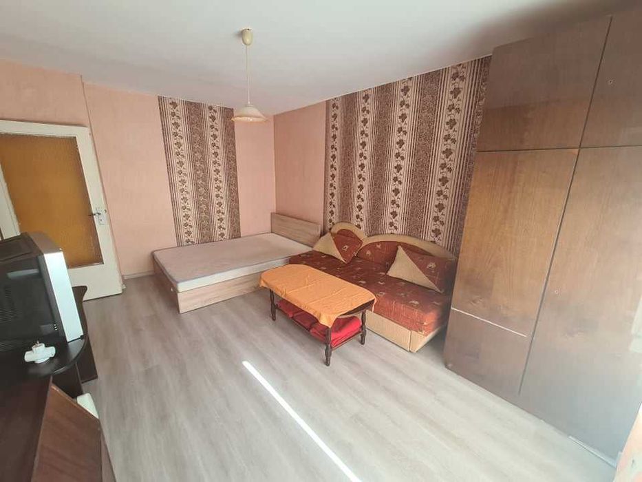 Дава се под наем Едностаен апартамент в Бургас, Меден рудник - зона А - 42 кв.м за 158.1 € - Снимка #2