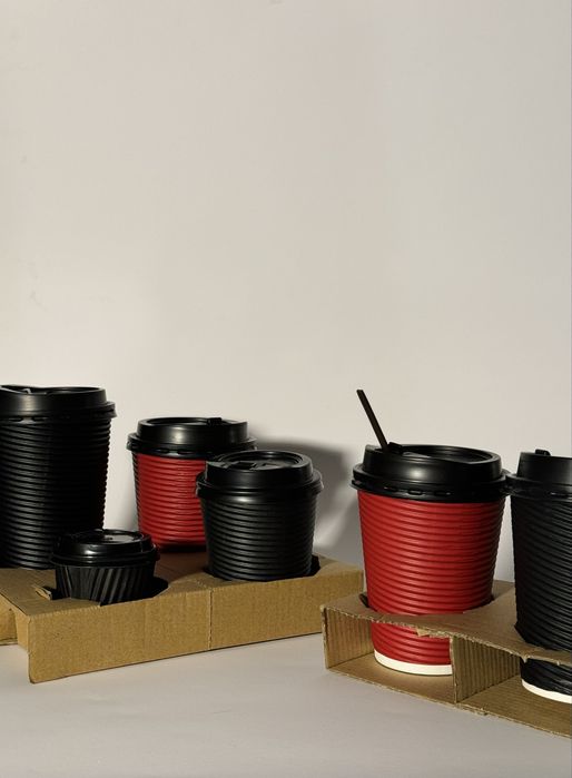 Одноразовые бумажные стаканы. Барный инвентарь.