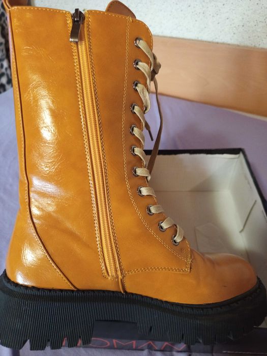 Зимни боти, жълти