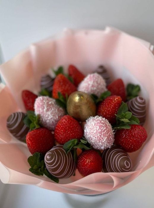 Клубника в шоколаде Астана