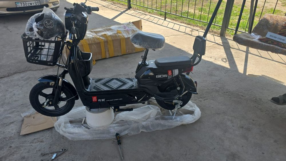 Скутер ск8 95к торг есть
