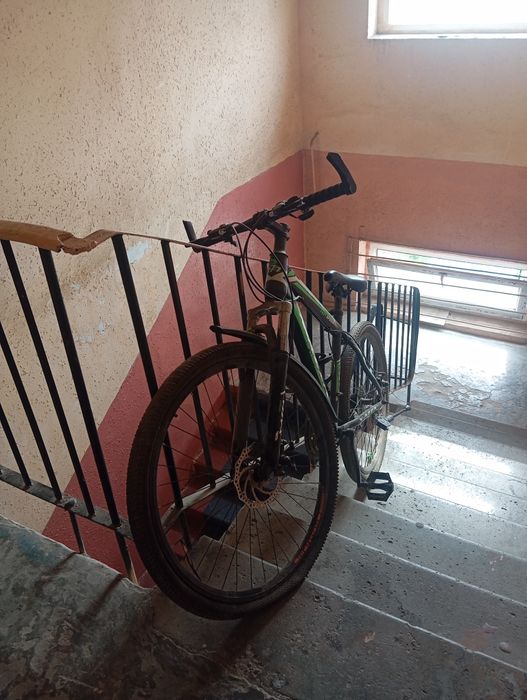 Ввелик сотилади яхши састаяния