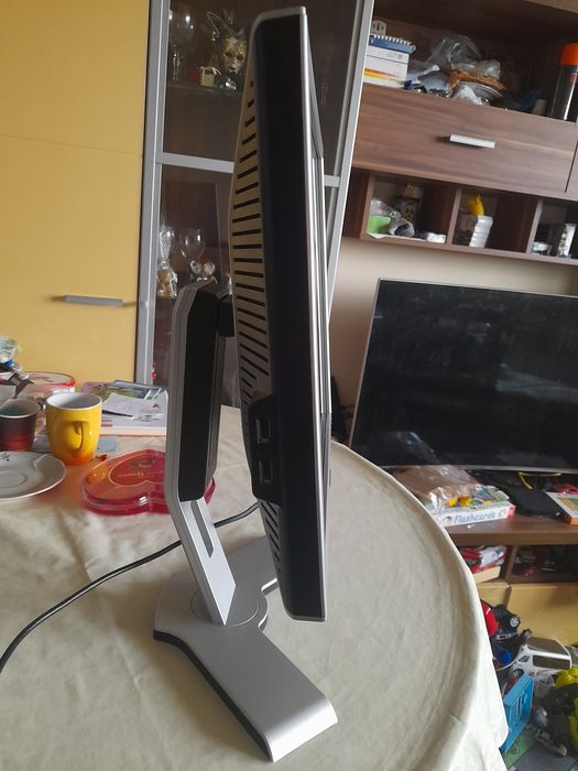 Монитор Dell 19 inch