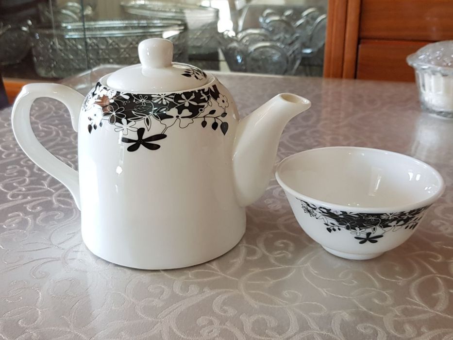 Torix чайник с пиалушками в упаковке