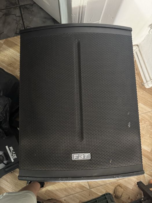 Subwoofer activ FBT Xsub 115SA/cu husa/Stare perfecta de functionare!